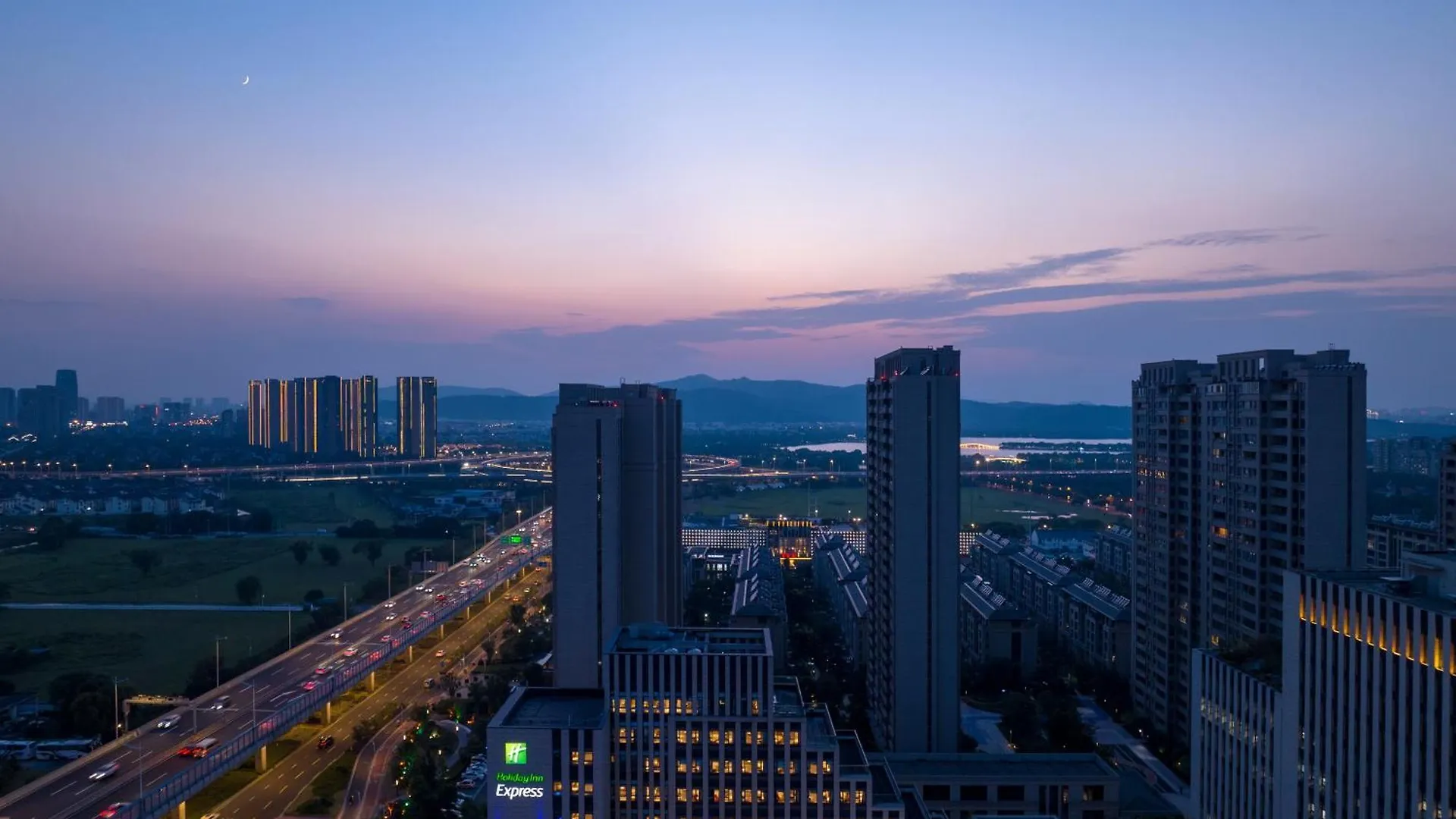 Holiday Inn Express Suzhou Shihu University Town 4*, 소주 중국